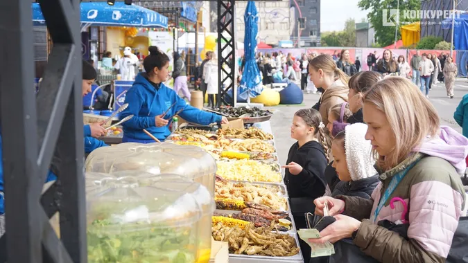Як минув перший день ювілейного Food Fest у Луцьку (фото)