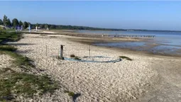 Вода відступила на 70 метрів: показали, яким став Світязь (фото)