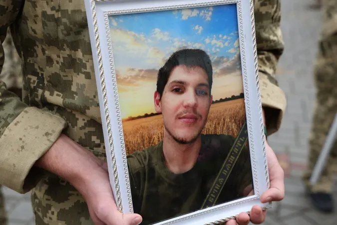 Небо плакало: у Луцьку відбулося прощання з трьома Героями Євгенієм Садовським, Олегом Чернюком та Олександром Смалюхом