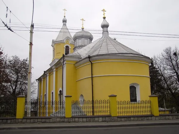 Де і коли в Луцьку освячуватимуть паски: розклад Богослужінь