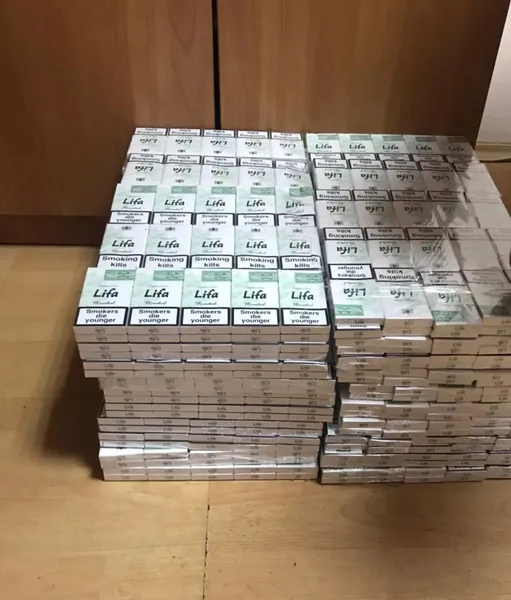 На Волині у вантажному поїзді виявили 12 ящиків контрабандного курива (фото, відео)