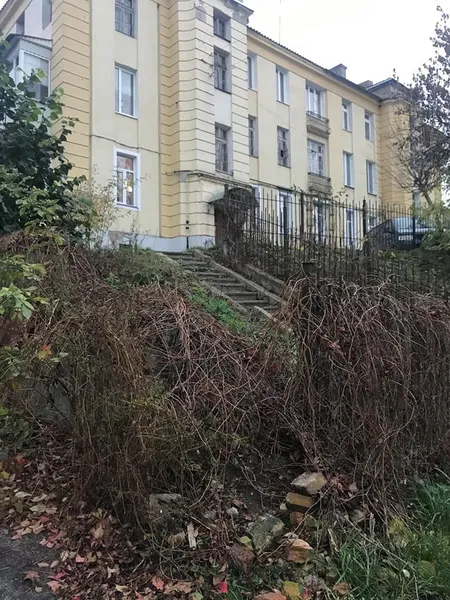У Луцьку муніципали надибали на молодика, який саме робив «закладки» (фото)