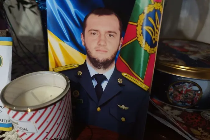«Немає куди йти, бо немає могили», – мати загиблого прикордонника з Волині (відео)