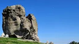 Чортова каменюка летіла на Почаївську лавру: за 140 км від Луцька – містична зона (фото)