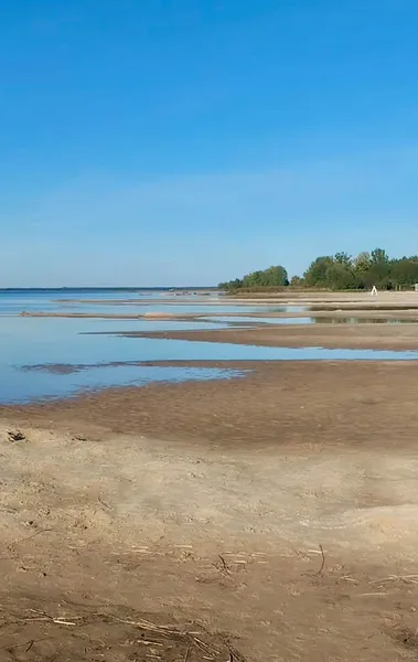 Світязь у жовтні: осінні краєвиди спокійного озера