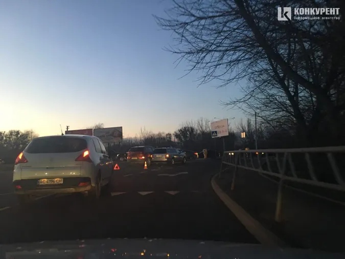 У Луцьку на Набережній ДТП: утворився затор (фото)