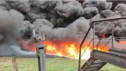 росіяни знову обстріляли нафтопереробний завод на Луганщині (фото)