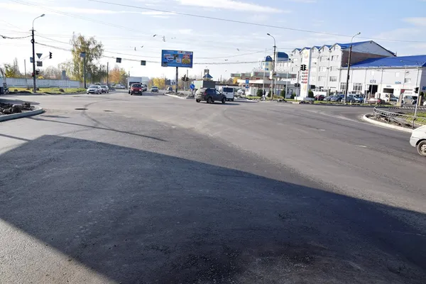 На перехресті Дубнівської та Карпенка-Карого збільшили кількість автосмуг