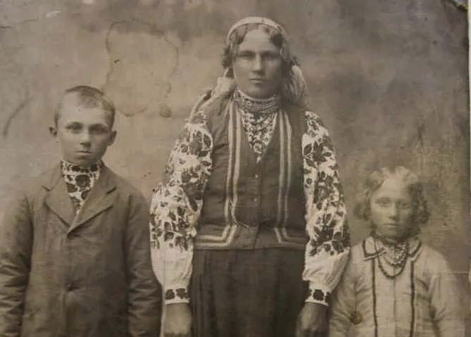 Як одягалися волиняни сторіччя тому (фото)
