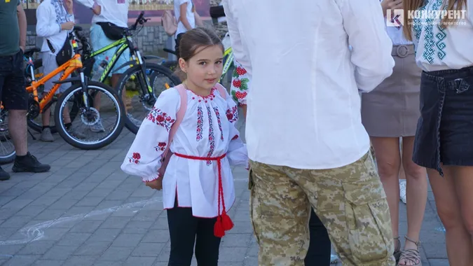 Лучани у День міста тілами склали карту України (фото)
