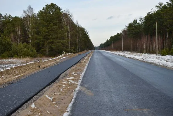 Вздовж дороги до Шацьких озер будують велодоріжку (фото)