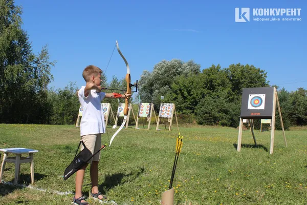 У Луцьку стартував перший чемпіонат міста зі стрільби з лука (ФОТО)