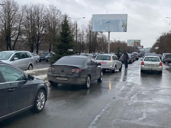 Двічі на тиждень: на луцькому авторинку «ганятимуть» паркохамів (фото)