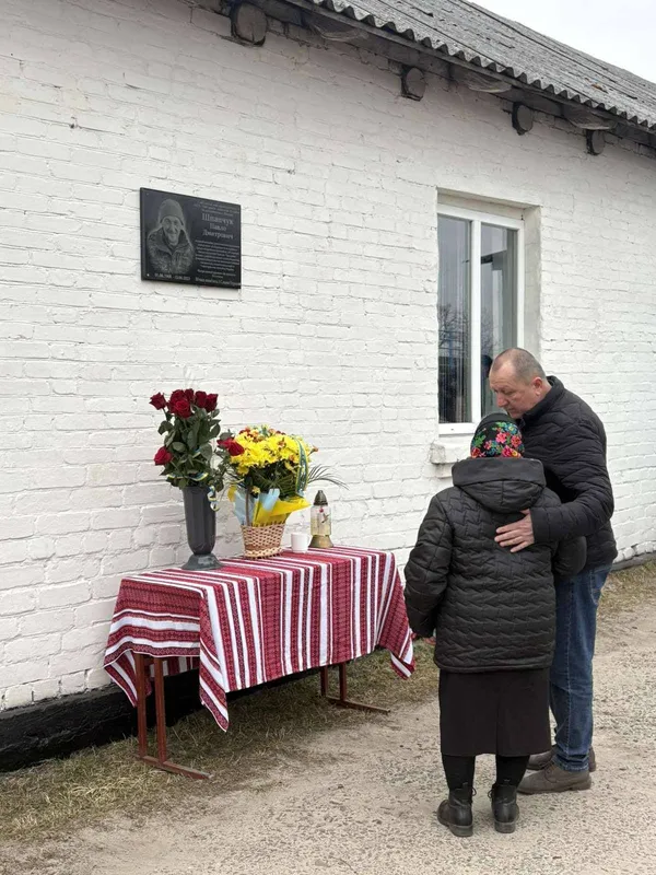 У селі на Волині відкрили меморіальну дошку полеглому захиснику Павлові Шпанчуку (фото)