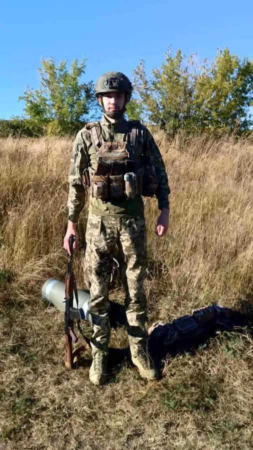 Перебило ногу, але командування не залишив: прикордонник із Волині розповів про жорсткий бій на Харківщині (фото)
