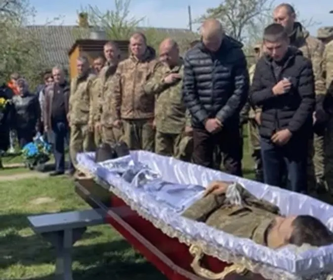 На Волині провели в останню путь морського піхотинця Тараса Головія (фото)
