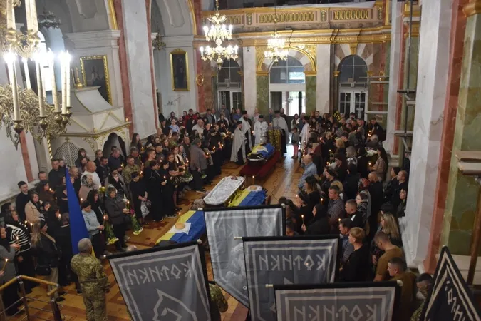 Навіки додому: Луцьк попрощався з трьома захисниками України Геннадієм Кравчуком, Максимом Возняком, Владиславом Гіндою