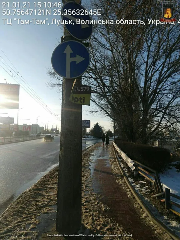 Керівнику служби таксі в Луцьку «світить» штраф за рекламу (фото)