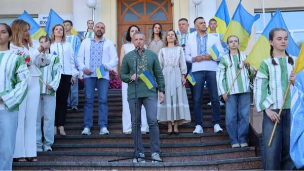 День Державного Прапора України: у Луцьку урочисто підняли синьо-жовтий стяг (фото)