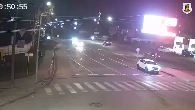 У Луцьку на перехресті зіткнулися легковики (відео)