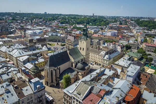 7 міст України, які варто відвідати восени