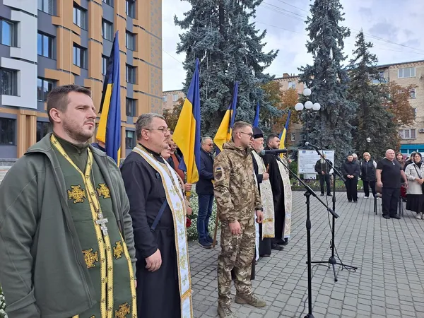У Ковелі попрощалися із Захисником Петром Коломійчуком, який загинув у ДТП на Дніпропетровщині (фото)