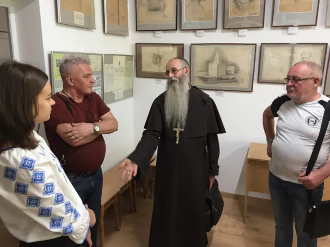 На Волині відреставрують старий польський цвинтар (фото)