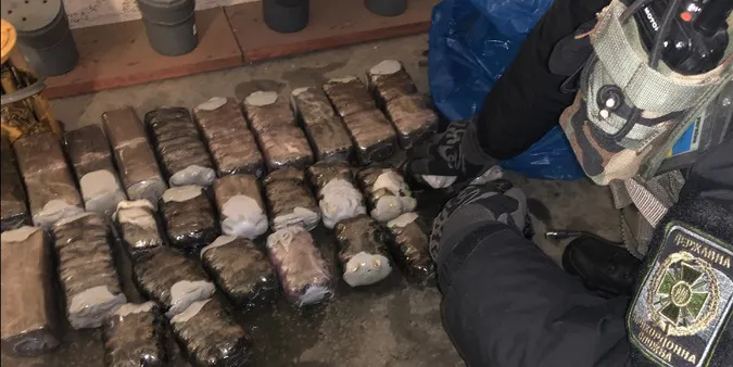 Волинські прикордонники торік виявили 154 одиниці зброї та 53 кіло наркотиків (фото)