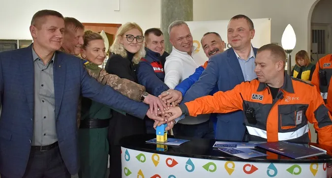 «Воїни світла. Воїни добра»: у Луцьку погасили марку (фото)