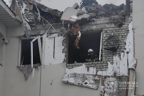 У Харкові через атаку дронів загинуло троє дорослих та півторарічна дівчинка, десятки поранених (фото, відео)