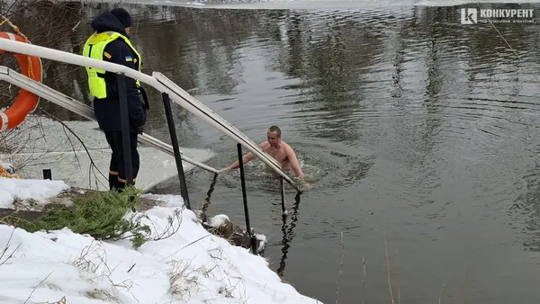 Водохреще у Луцьку: в центрі освятили воду в Стиру