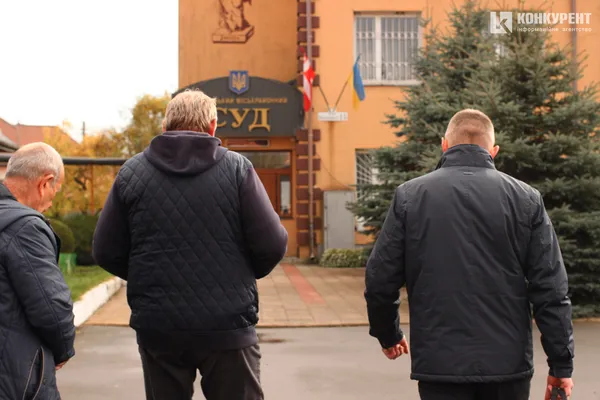 Піп не прийшов: як на Волині судили батька загиблої військової (репортаж, відео)