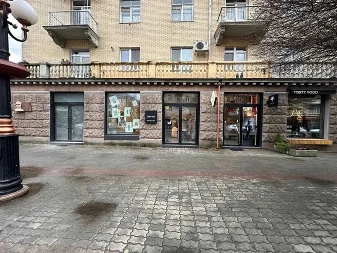Хочуть майже пів мільйона: у серці Луцька продають модний бутік (фото)