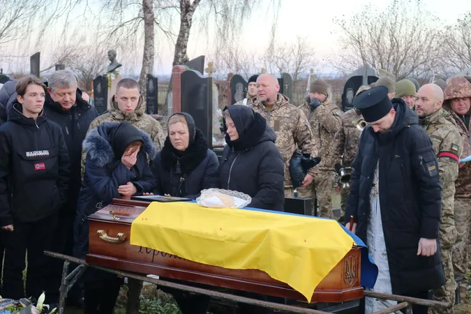 У Горохові попрощалися із загиблим солдатом Валерієм Гриневичем (фото)