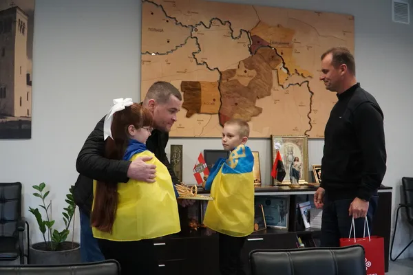 На Волині привітали звільненого з полону Дмитра Климовича (фото)