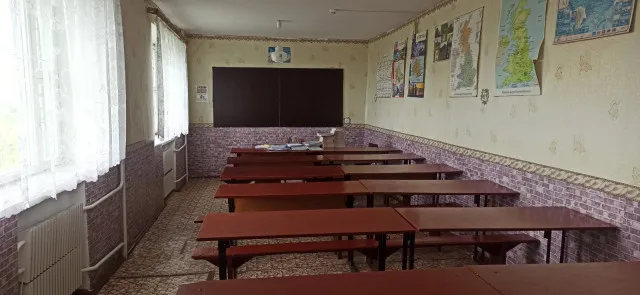 На Волині сім'я викладачки за власні гроші оновила кабінет у коледжі (фото)