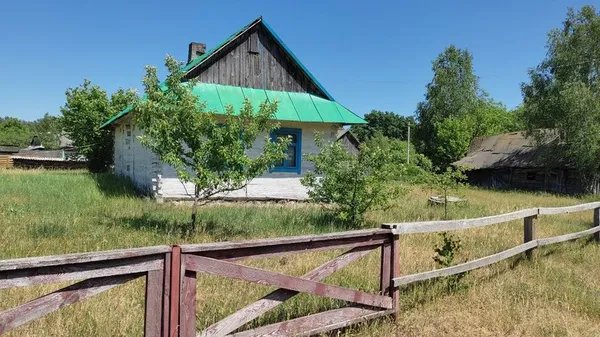 У село Надрічне на Волині, де зареєстровані вісім людей, дістатися можна лише човном (фото, відео)