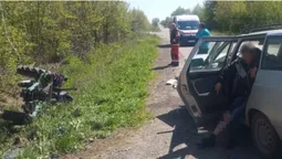 На Волині ВАЗ зніс з дороги тракторець (фото)