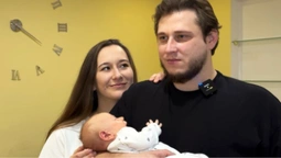 У Луцьку ветеран війни, який одружився з медикинею під час лікування, став батьком (фото)