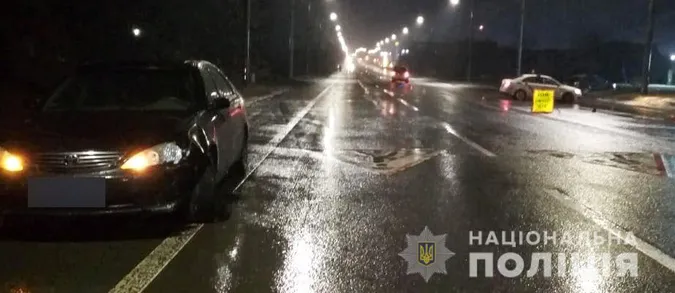 Біля Луцька авто збило пішохода: чоловік – у лікарні (фото)
