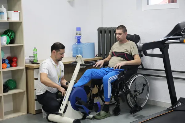 У Луцьку для воїнів, які проходять реабілітацію, відкрили зал кінезотерапії (фото)