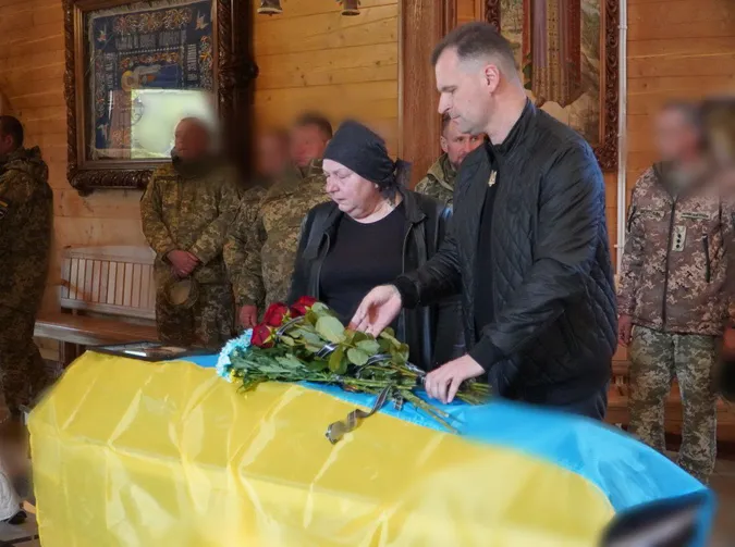 У Володимирі в останню путь провели загиблого воїна (фото)