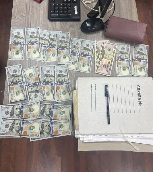 В «Устилузі» жінка хотіла купити «виїзд» для свого чоловіка за $1800 (фото)