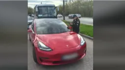 У Луцьку спіймали водія Tesla, який на камеру хизувався порушенням ПДР (відео)