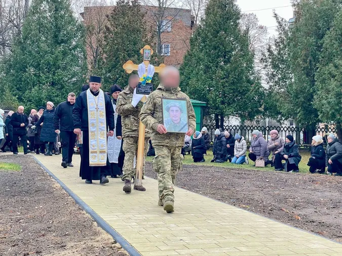 У Нововолинську провели в останню дорогу Валерія Яльницького (фото)