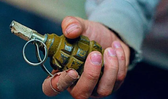 На Волині чоловік погрожував підірвати гранату під час застілля (фото)