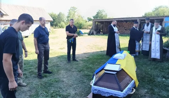 На Волині в останню дорогу провели Героїв Юрія Джуля та Василя Шилюка (фото)