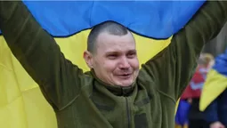 Відбувся черговий обмін полоненими: додому повернулися 175 військових і семеро цивільних (фото)