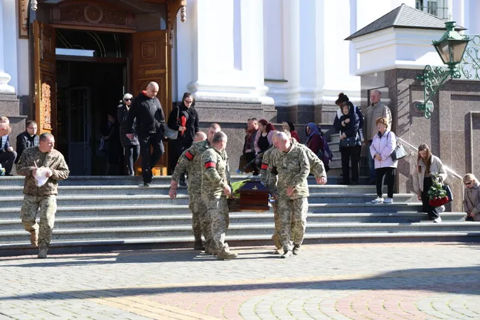 У Луцьку попрощалися із загиблим на Донеччині Артуром Задоянним (фото)