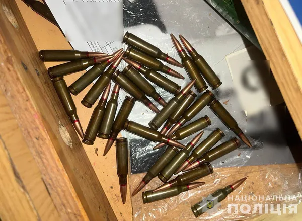 У 51-річного волинянина знайшли 30 набоїв до АК (фото)